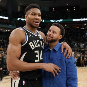 开云平台-名记“翻译”邓利维言论：我们不会进行大交易 除非字母哥可交易