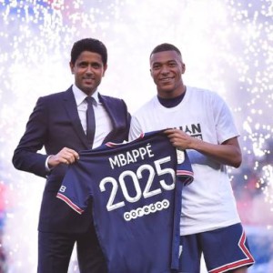 巴黎圣日耳曼与姆巴佩续约3年 皇马计划全被打乱？